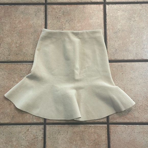 Zara Mini Knit Cream Skirt - Picture 1 of 2